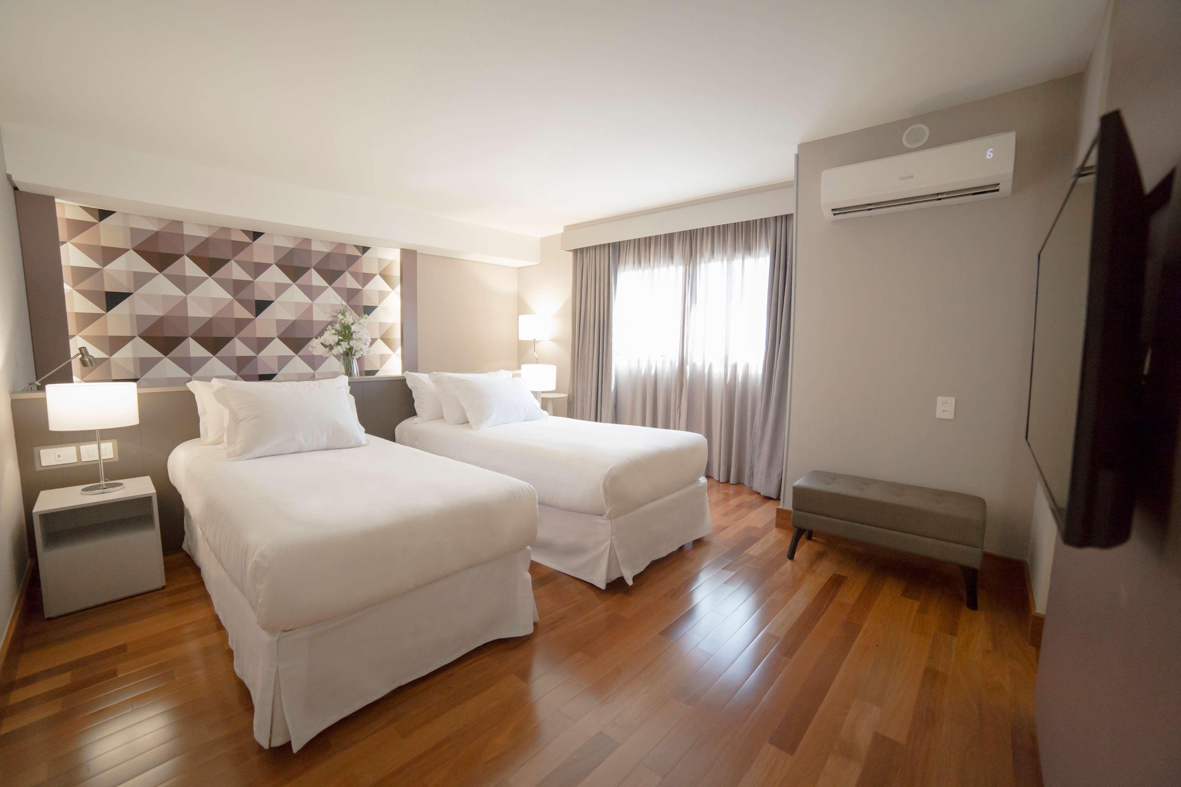 Hotel Nh The Five 5*