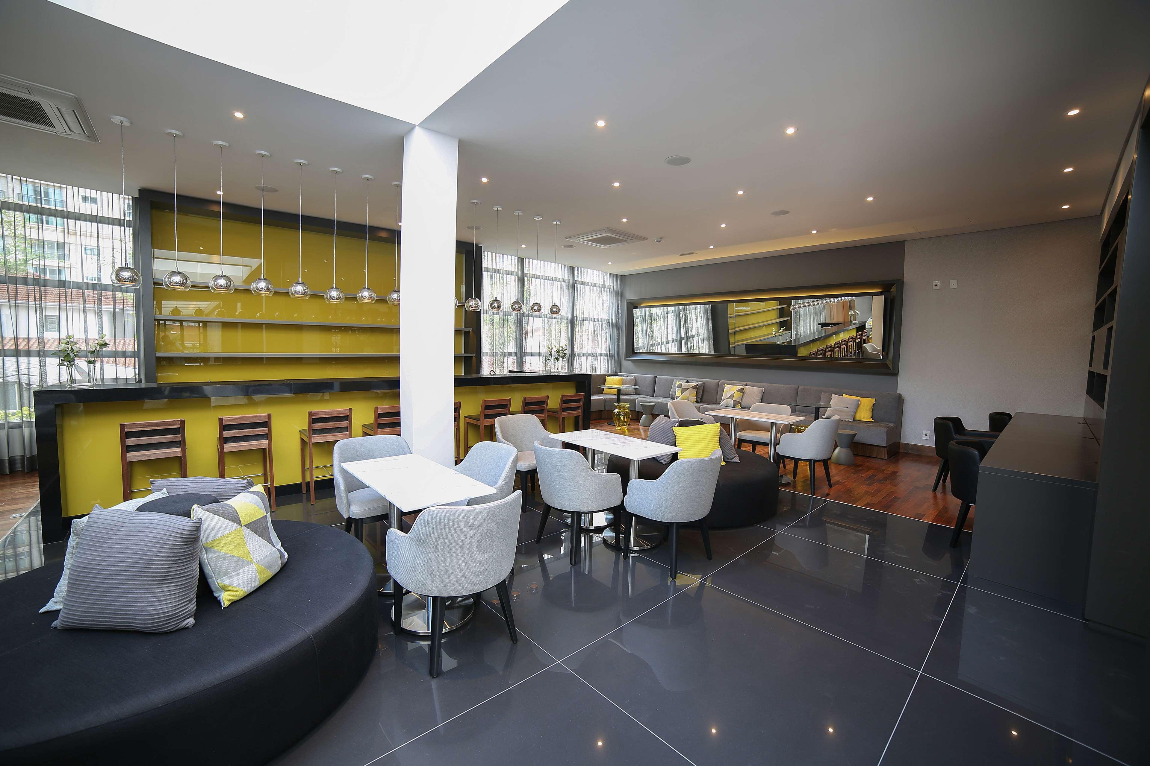 Nh The Five Hotel